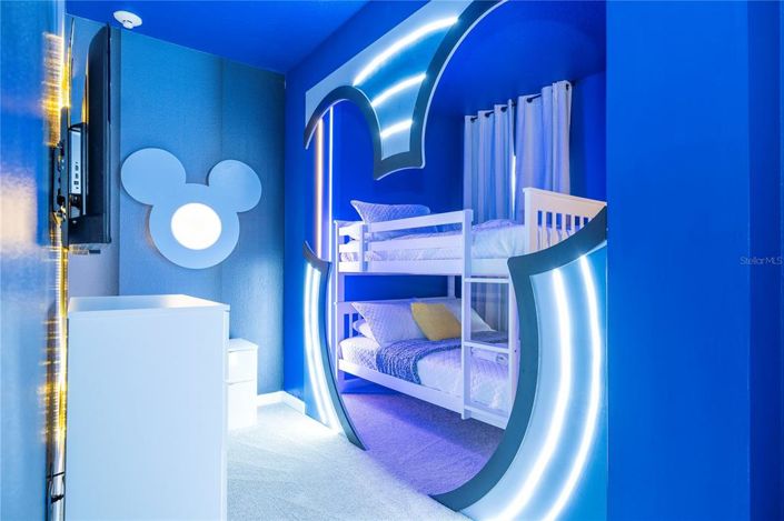 Image No.60-6 Bed Property for sale