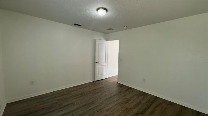 Image No.32-5 Bed Property for sale