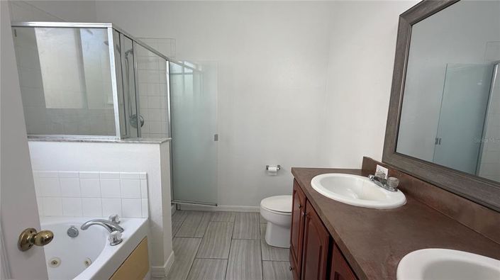 Image No.43-5 Bed Property for sale