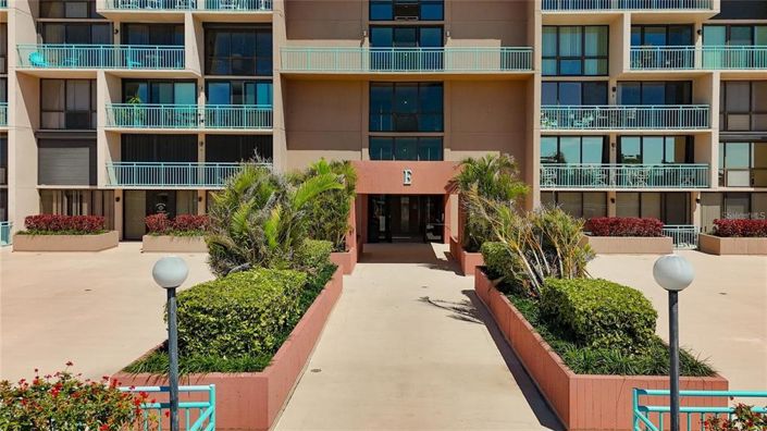 Image No.2-3 Bed Property for sale