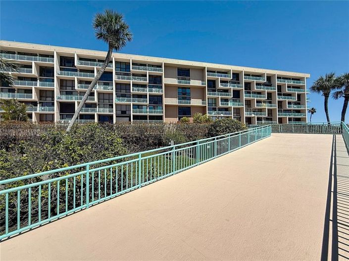 Image No.3-3 Bed Property for sale