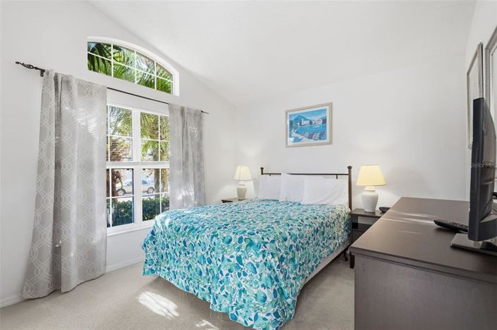 Image No.10-5 Bed Property for sale