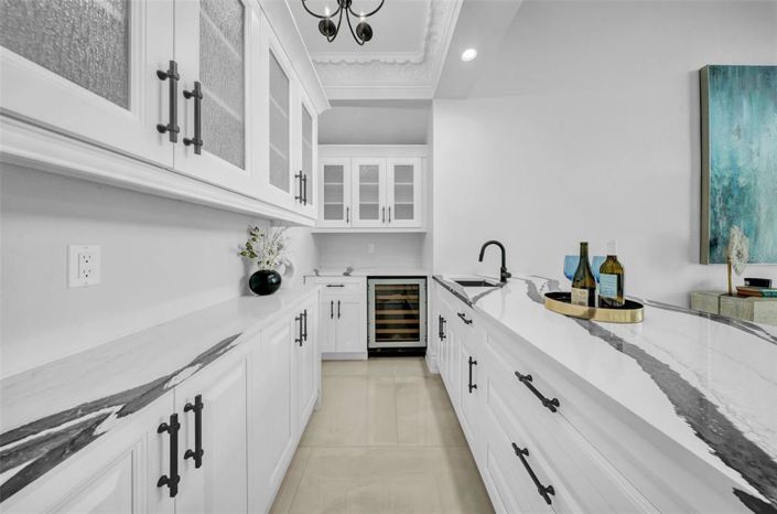 Image No.17-5 Bed Property for sale