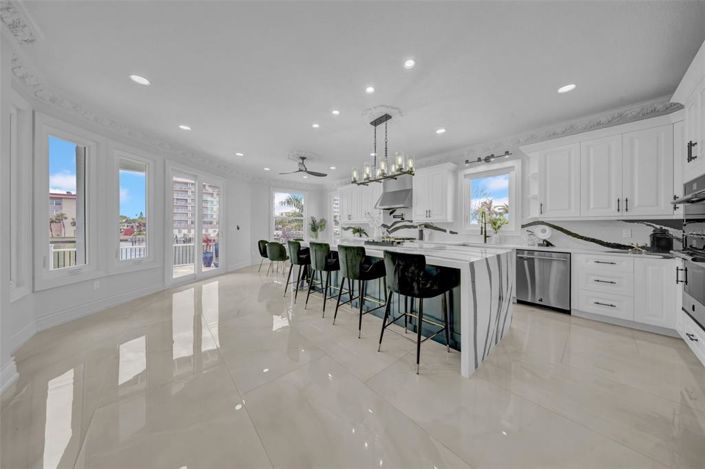 Image No.20-5 Bed Property for sale