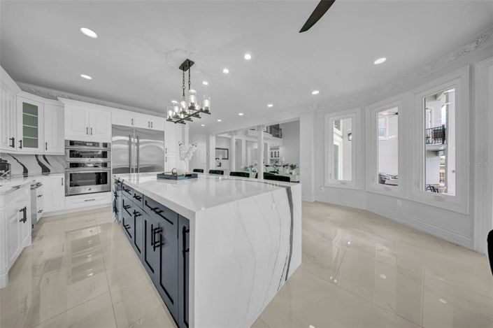 Image No.26-5 Bed Property for sale