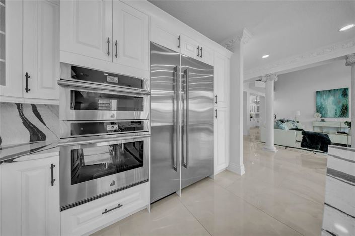 Image No.27-5 Bed Property for sale