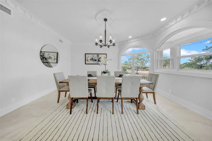 Image No.30-5 Bed Property for sale