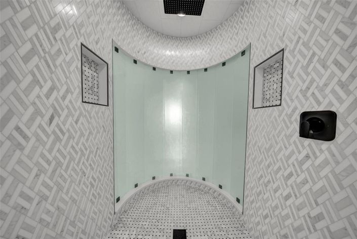 Image No.42-5 Bed Property for sale