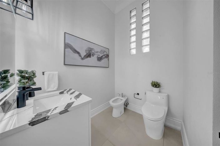 Image No.45-5 Bed Property for sale