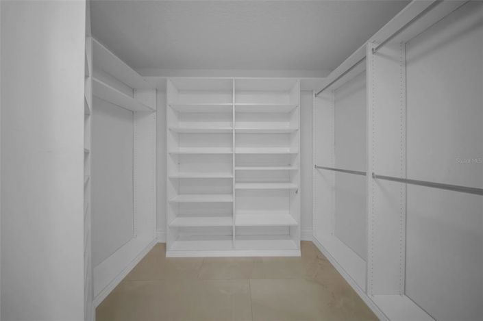 Image No.50-5 Bed Property for sale