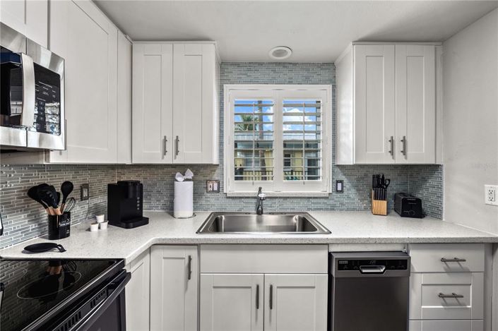 Image No.10-4 Bed Property for sale