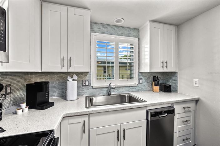 Image No.11-4 Bed Property for sale