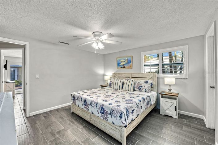 Image No.13-4 Bed Property for sale