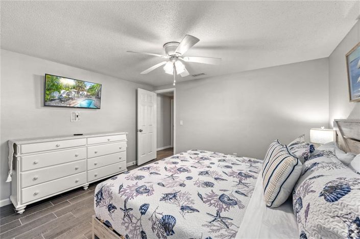 Image No.16-4 Bed Property for sale