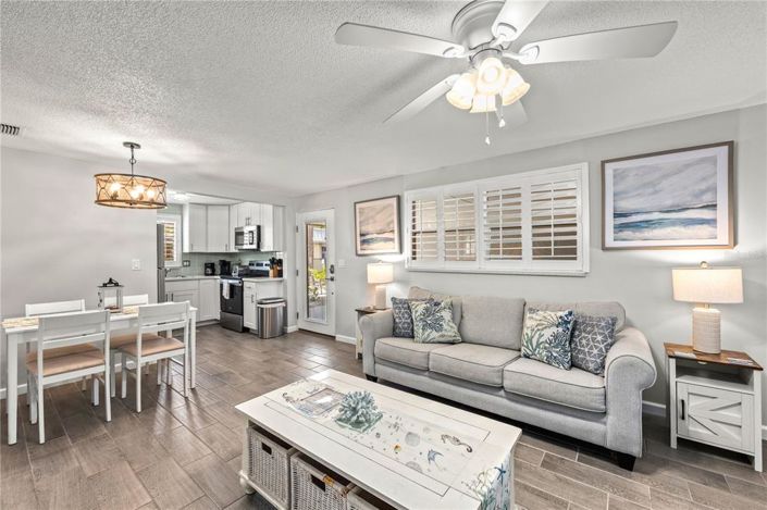 Image No.30-4 Bed Property for sale