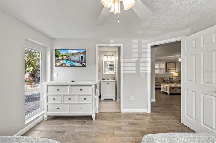 Image No.43-4 Bed Property for sale