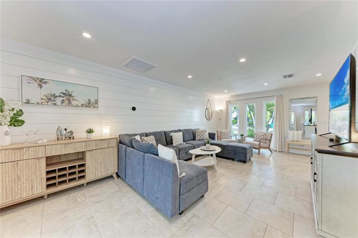 Image No.10-3 Bed Property for sale