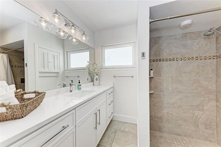 Image No.20-3 Bed Property for sale