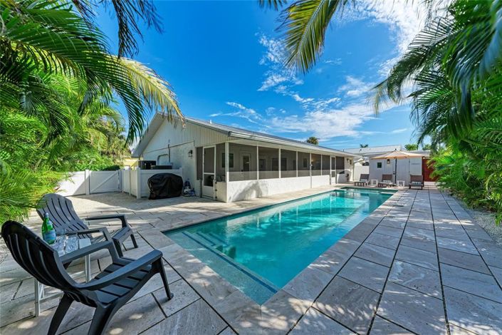 Image No.43-3 Bed Property for sale