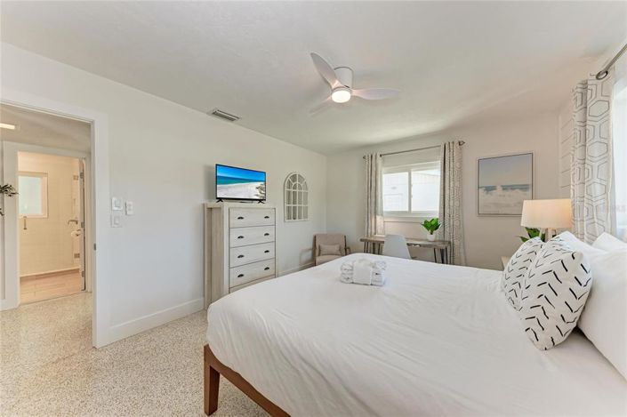 Image No.33-3 Bed Property for sale