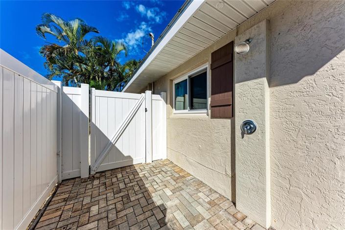 Image No.45-3 Bed Property for sale