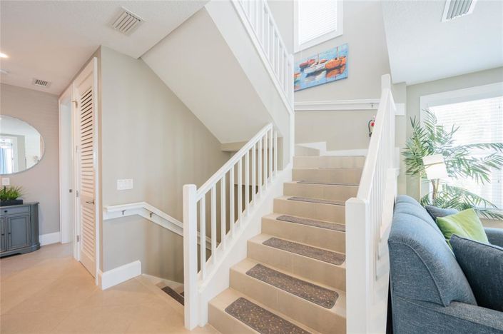 Image No.26-6 Bed Property for sale