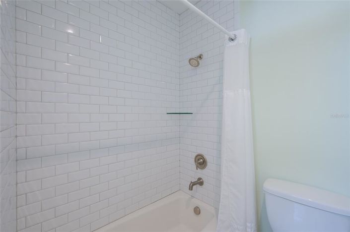 Image No.50-6 Bed Property for sale