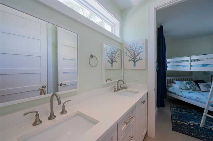 Image No.51-6 Bed Property for sale