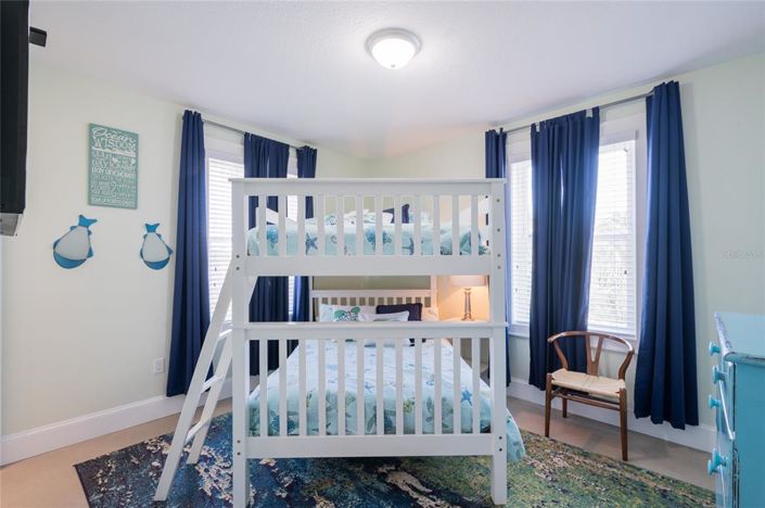 Image No.52-6 Bed Property for sale