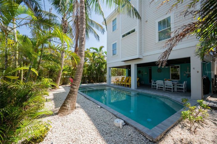 Image No.59-6 Bed Property for sale