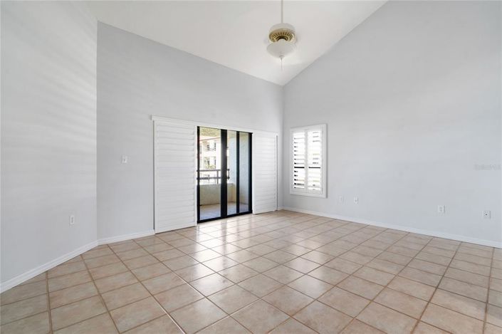 Image No.12-3 Bed Townhouse for sale