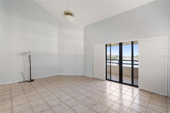 Image No.14-3 Bed Townhouse for sale