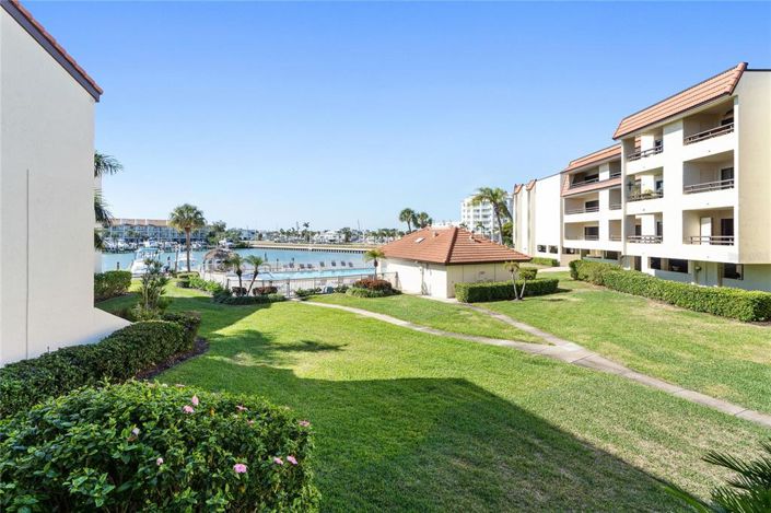 Image No.28-3 Bed Townhouse for sale