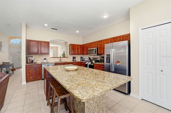 Image No.18-6 Bed Property for sale