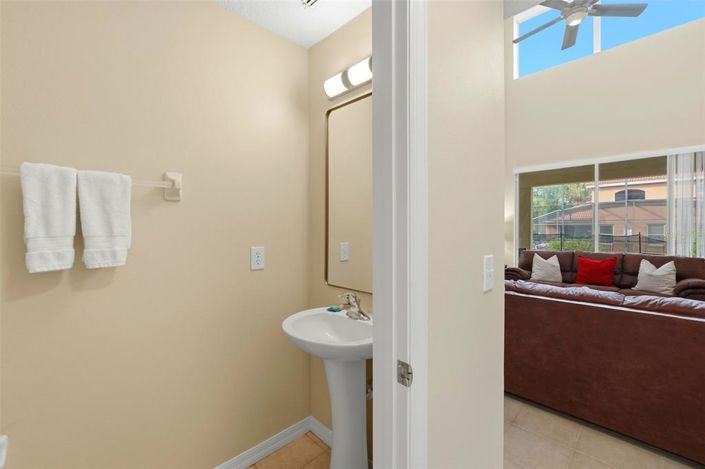 Image No.21-6 Bed Property for sale