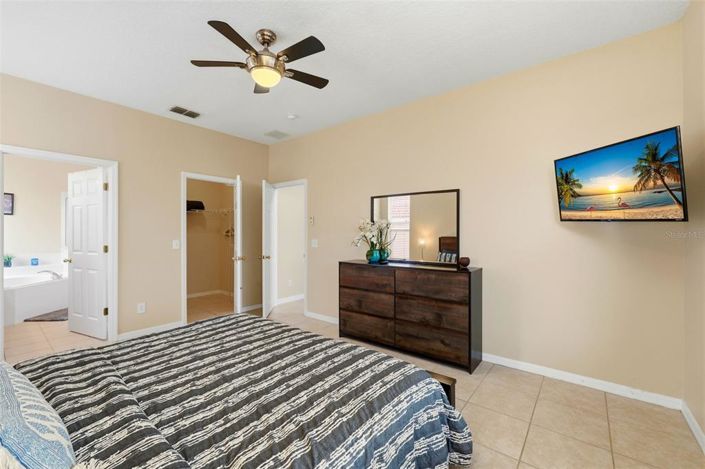 Image No.23-6 Bed Property for sale