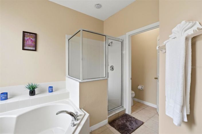 Image No.25-6 Bed Property for sale