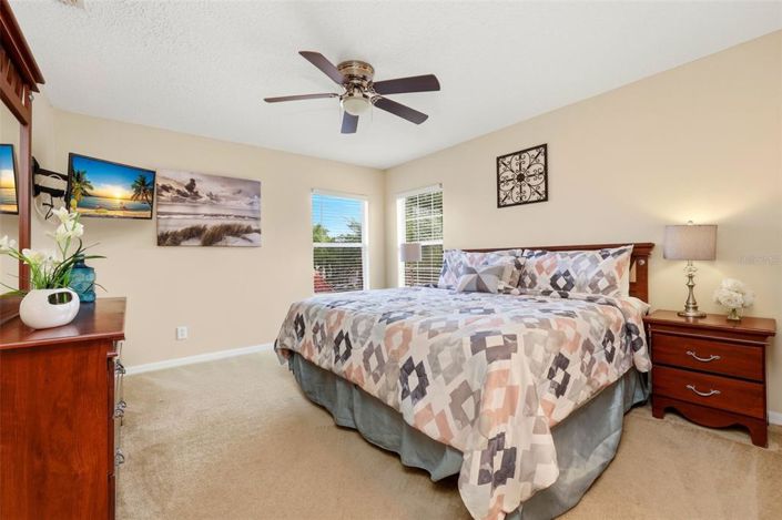 Image No.34-6 Bed Property for sale