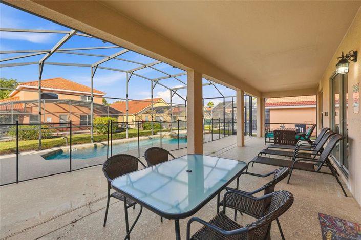 Image No.40-6 Bed Property for sale