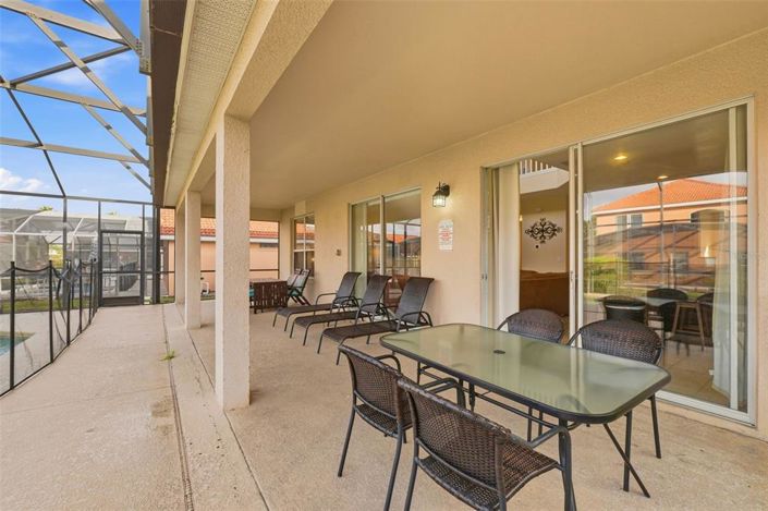 Image No.41-6 Bed Property for sale