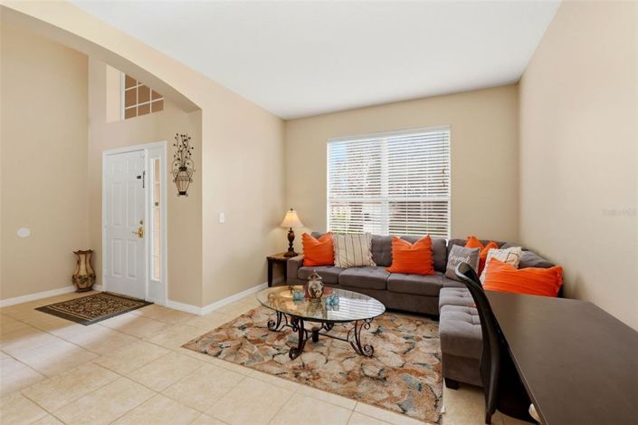 Image No.7-6 Bed Property for sale