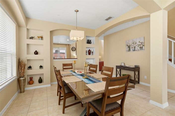 Image No.9-6 Bed Property for sale