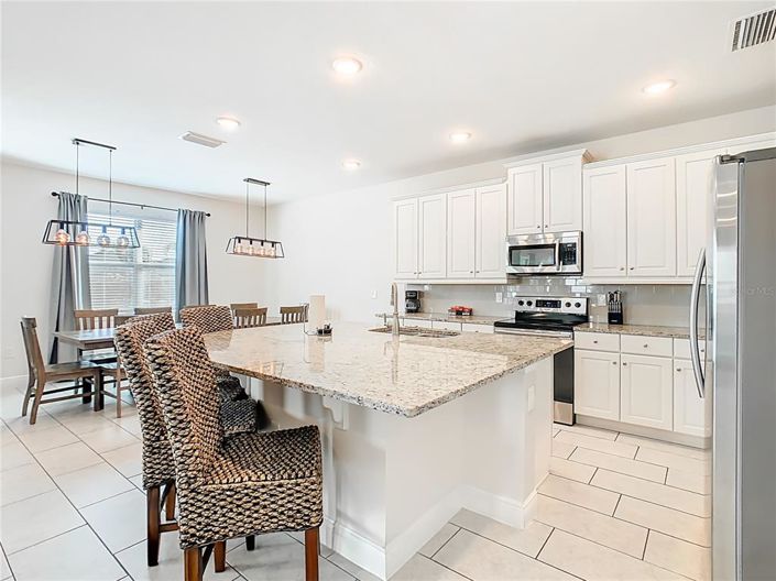 Image No.5-5 Bed Property for sale