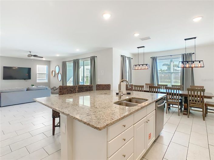 Image No.6-5 Bed Property for sale