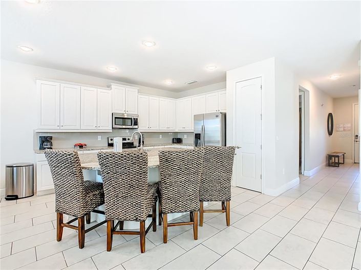 Image No.9-5 Bed Property for sale