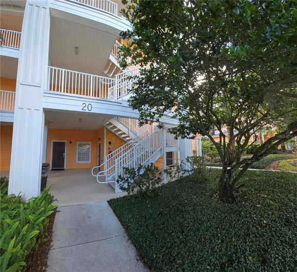 Image No.10-2 Bed Property for sale