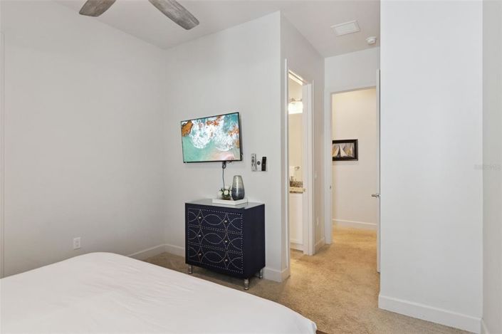 Image No.25-7 Bed Property for sale