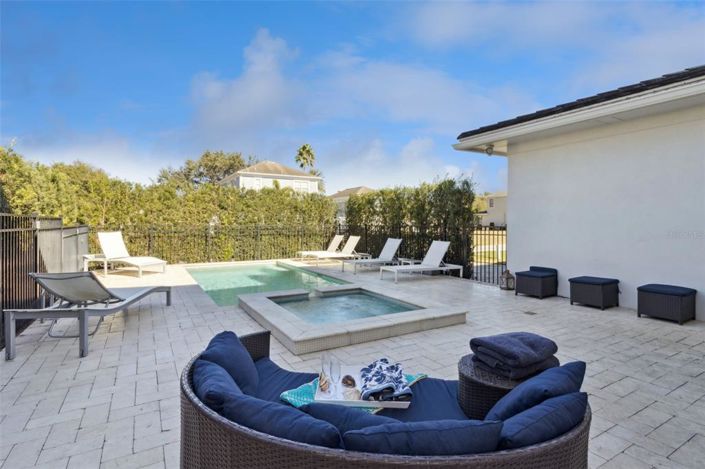 Image No.37-7 Bed Property for sale