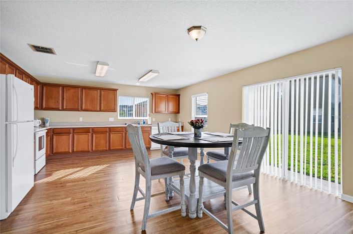 Image No.10-3 Bed Property for sale