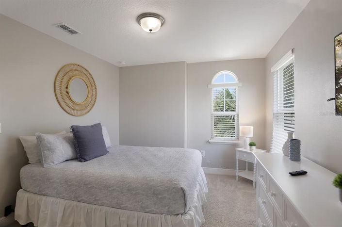 Image No.22-6 Bed Property for sale